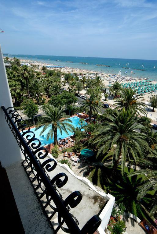 Grand Hotel Excelsior San Benedetto del Tronto Bagian luar foto
