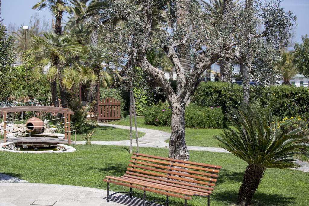Grand Hotel Excelsior San Benedetto del Tronto Bagian luar foto