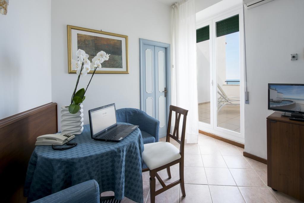 Grand Hotel Excelsior San Benedetto del Tronto Bagian luar foto