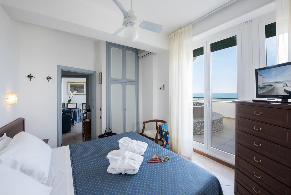 Grand Hotel Excelsior San Benedetto del Tronto Bagian luar foto