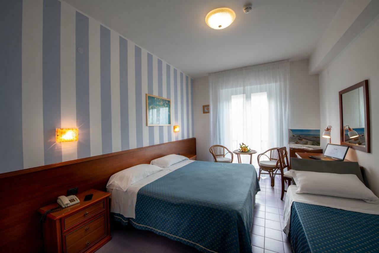 Grand Hotel Excelsior San Benedetto del Tronto Bagian luar foto