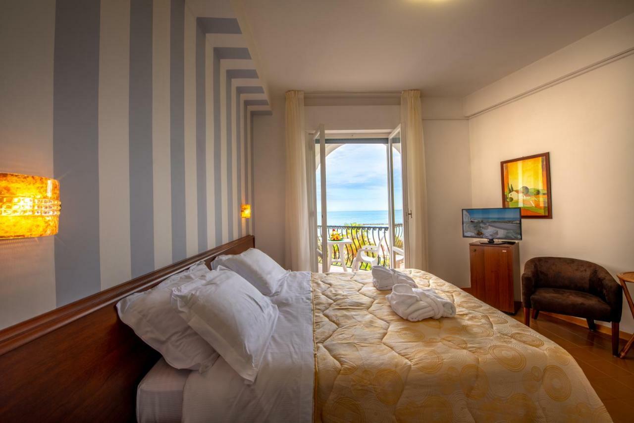 Grand Hotel Excelsior San Benedetto del Tronto Bagian luar foto