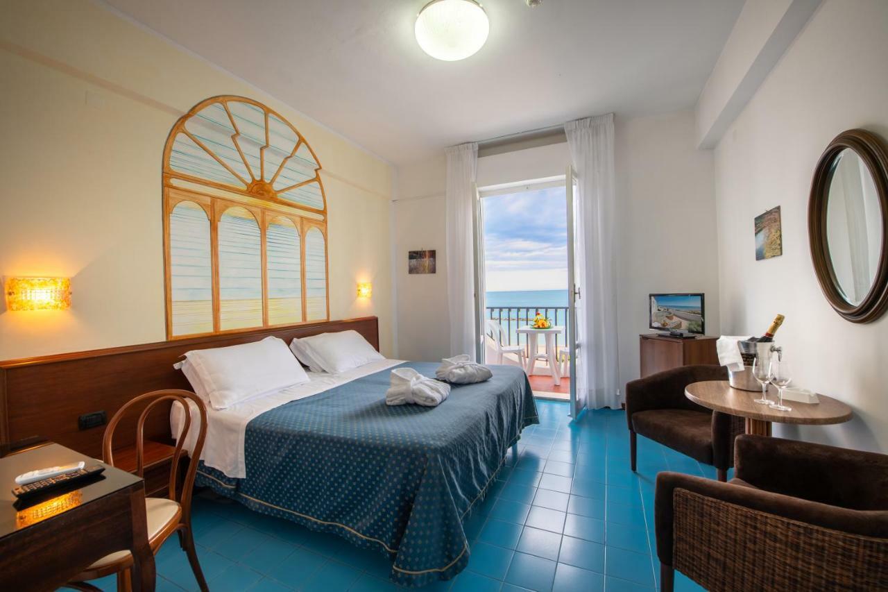 Grand Hotel Excelsior San Benedetto del Tronto Bagian luar foto