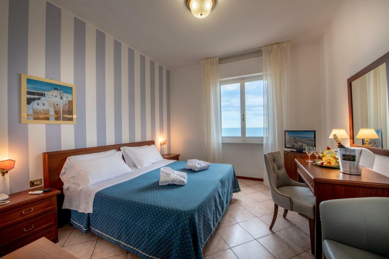 Grand Hotel Excelsior San Benedetto del Tronto Bagian luar foto