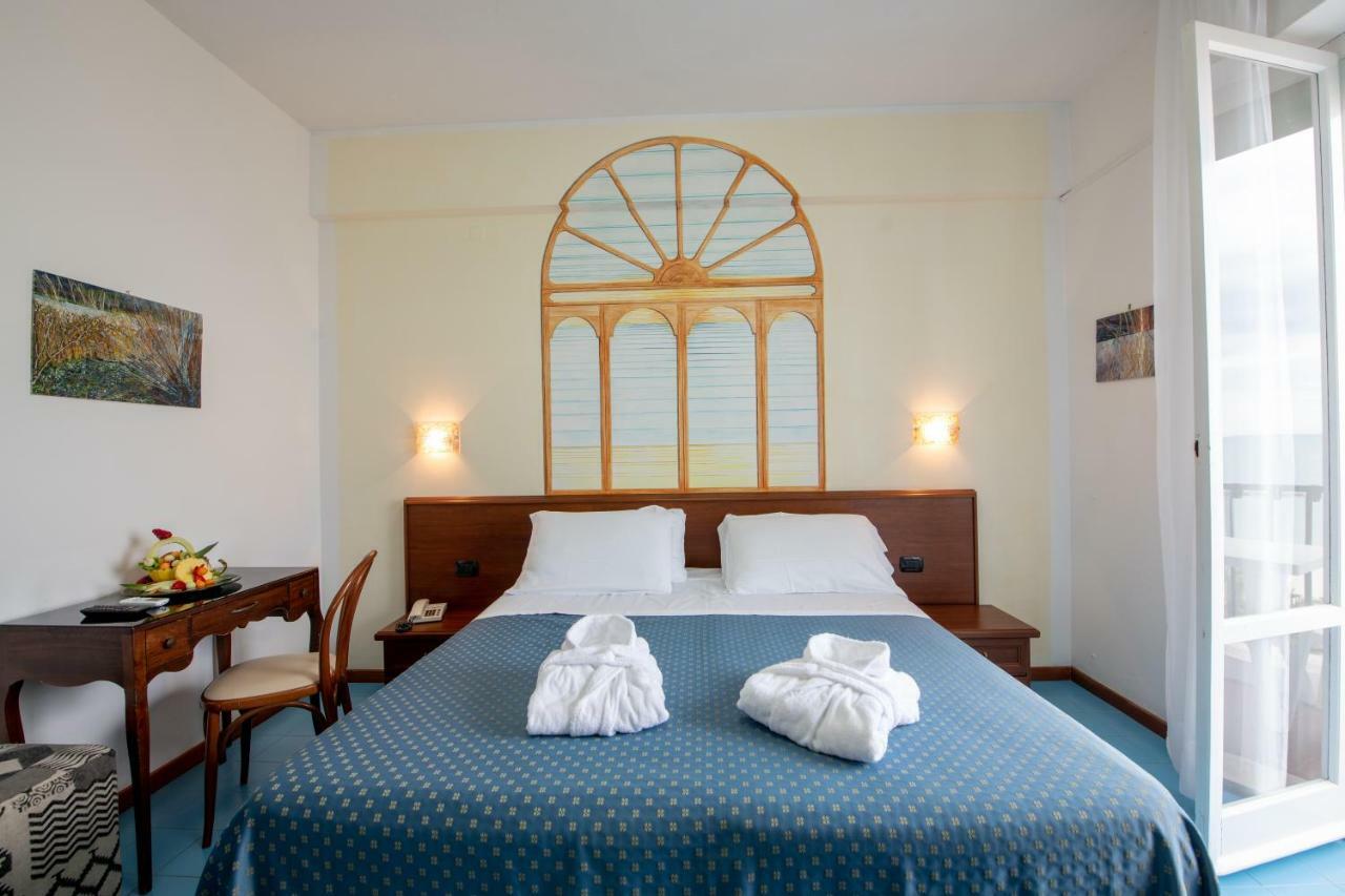 Grand Hotel Excelsior San Benedetto del Tronto Bagian luar foto