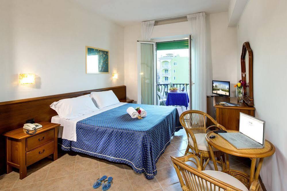 Grand Hotel Excelsior San Benedetto del Tronto Bagian luar foto